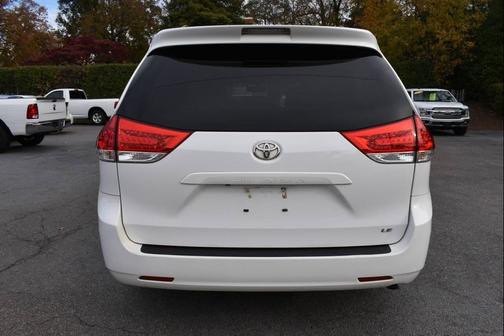 2011 Toyota Sienna LE