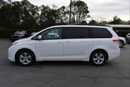 2011 Toyota Sienna LE
