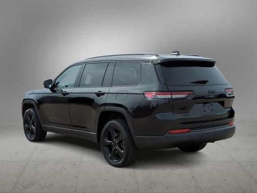 Diamond Black Crystal Pearlcoat 2023 Jeep Grand Cherokee L Altitude