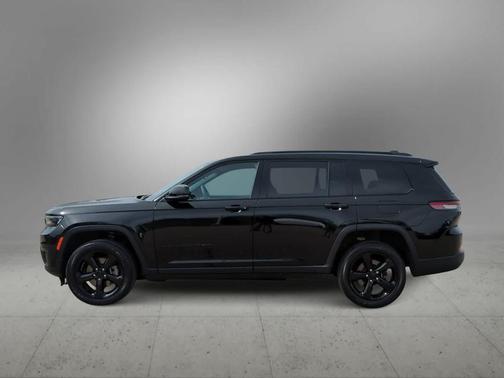 Diamond Black Crystal Pearlcoat 2023 Jeep Grand Cherokee L Altitude