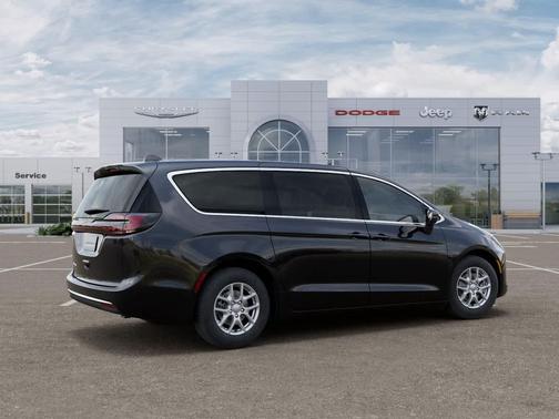 Diamond Black Crystal Pearlcoat 2027 Chrysler Pacifica L