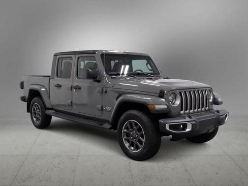 Sting-Gray Clearcoat 2021 Jeep Gladiator Overland