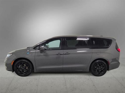 2022 Chrysler Pacifica Hybrid Limited