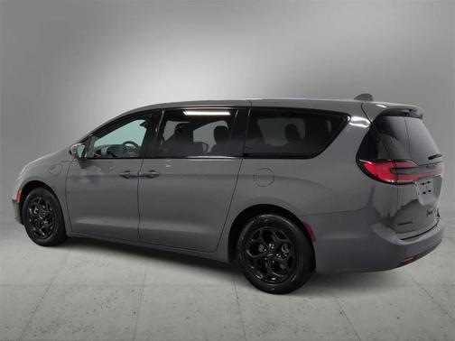 2022 Chrysler Pacifica Hybrid Limited