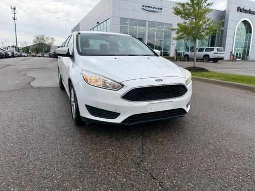 OXFORD WHITE 2018 Ford Focus SE