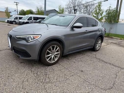 Stromboli Gray Metallic 2018 Alfa Romeo Stelvio Ti