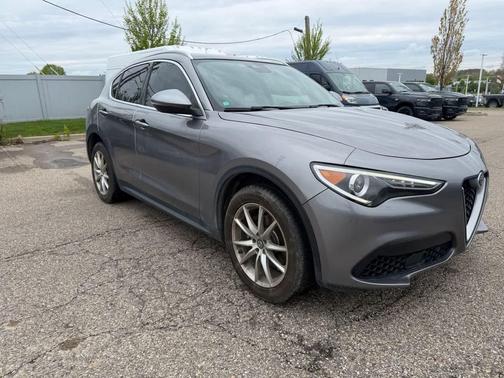 Stromboli Gray Metallic 2018 Alfa Romeo Stelvio Ti