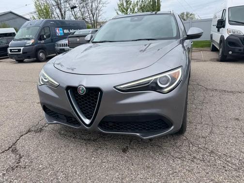 Stromboli Gray Metallic 2018 Alfa Romeo Stelvio Ti