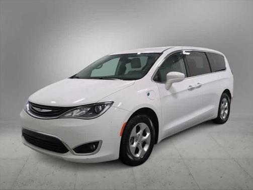 2018 Chrysler Pacifica Hybrid Touring Plus