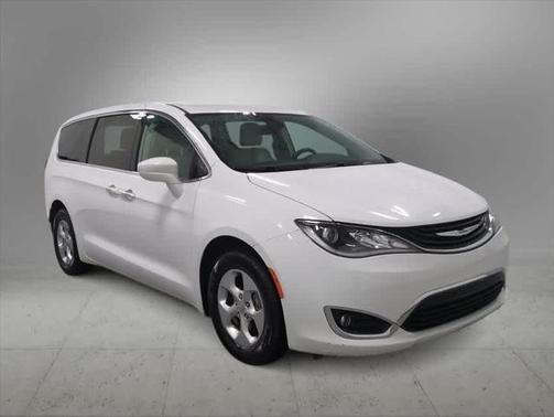 2018 Chrysler Pacifica Hybrid Touring Plus