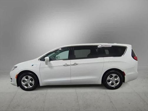 2018 Chrysler Pacifica Hybrid Touring Plus