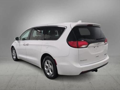 2018 Chrysler Pacifica Hybrid Touring Plus
