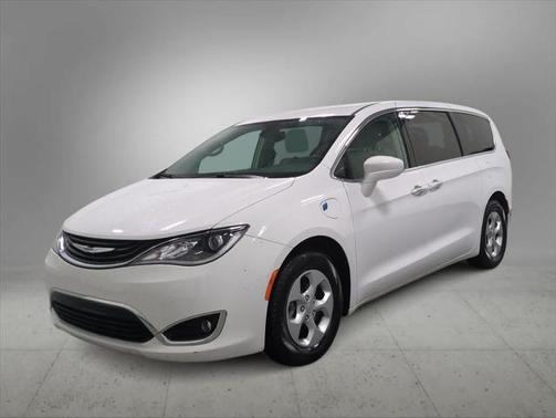 2018 Chrysler Pacifica Hybrid Touring Plus