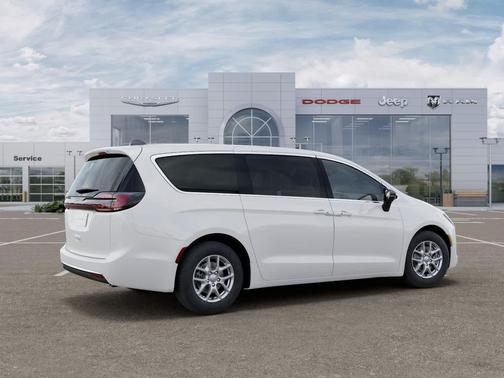 Bright White Clearcoat 2027 Chrysler Pacifica L