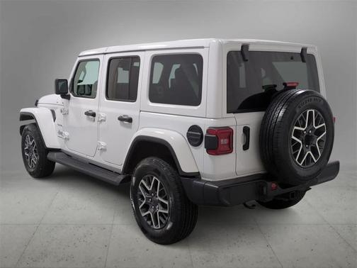 2024 Jeep Wrangler 4-Door Sahara 4x4