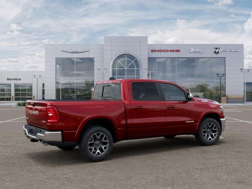 Molten Red Pearlcoat 2026 RAM 1500 Laramie