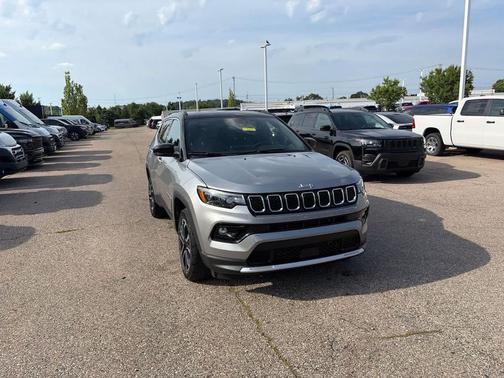 Billet Silver Metallic Clearcoat 2023 Jeep Compass Limited
