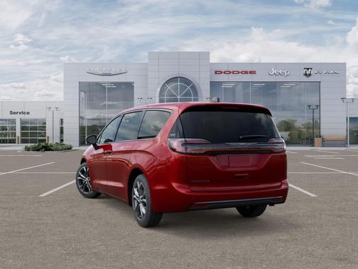 2026 Chrysler Pacifica L