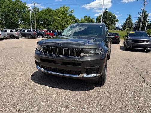 Rocky Mountain Pearlcoat 2022 Jeep Grand Cherokee L Limited