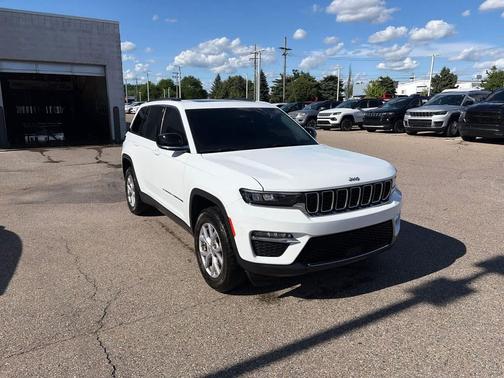 Bright White Clearcoat 2022 Jeep Grand Cherokee Limited