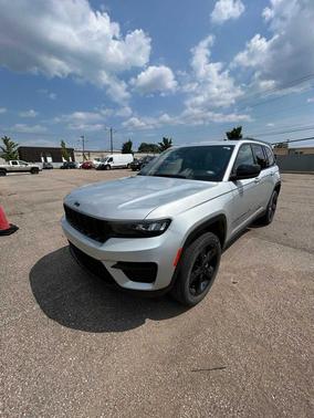 2023 Jeep Grand Cherokee Altitude