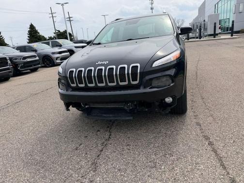 Diamond Black Crystal Pearlcoat 2018 Jeep Cherokee Overland