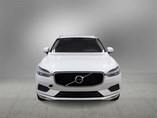 2021 Volvo XC60 T5 Momentum