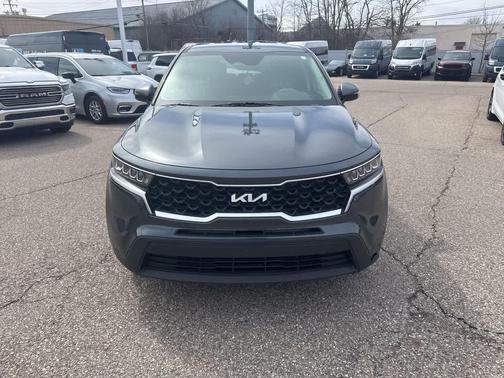 Gravity Grey 2022 Kia Sorento LX