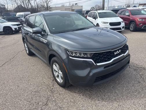 Gravity Grey 2022 Kia Sorento LX