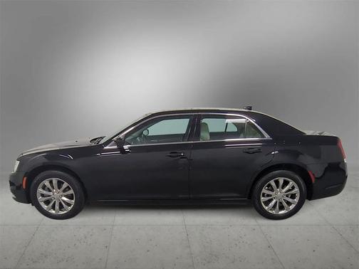 2023 Chrysler 300 Touring