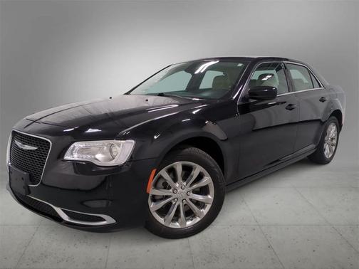 2023 Chrysler 300 Touring
