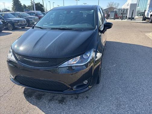 2020 Chrysler Pacifica Touring
