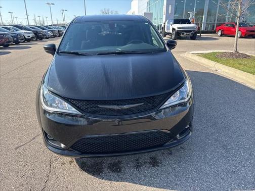 2020 Chrysler Pacifica Touring