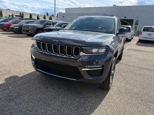 Baltic Gray Metallic Clearcoat 2022 Jeep Grand Cherokee Limited