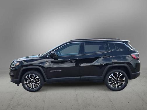 Diamond Black Crystal Pearlcoat 2023 Jeep Compass Limited