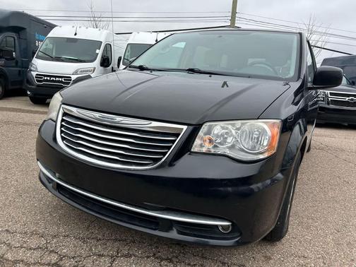 2013 Chrysler Town & Country Touring