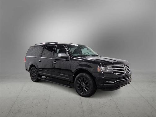 2017 Lincoln Navigator Select