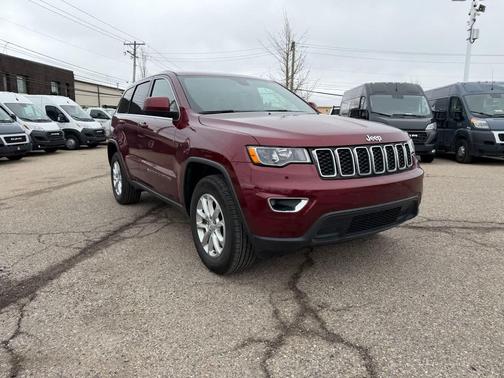 2022 Jeep Grand Cherokee Laredo