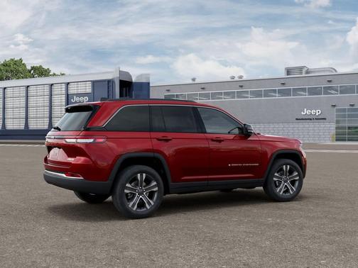 Red Hot Pearlcoat 2027 Jeep Grand Cherokee Limited