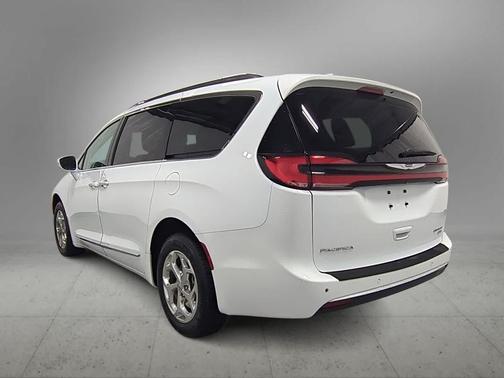 Bright White Clearcoat 2021 Chrysler Pacifica Limited