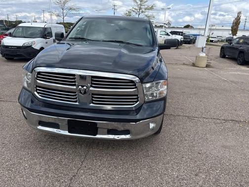 2016 RAM 1500 SLT