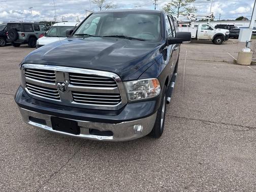 2016 RAM 1500 SLT