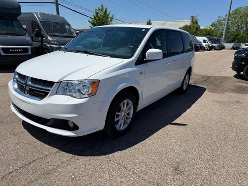 White Knuckle Clearcoat 2019 Dodge Grand Caravan SE