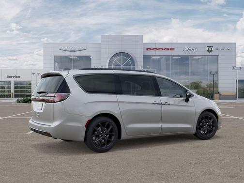 2026 Chrysler Pacifica L