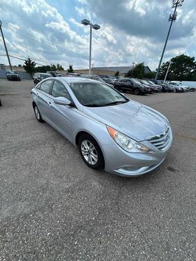 2013 Hyundai SONATA GLS