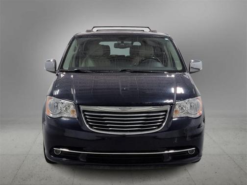2016 Chrysler Town & Country Touring-L