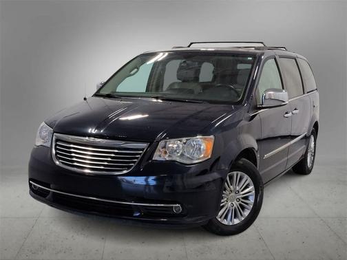 2016 Chrysler Town & Country Touring-L