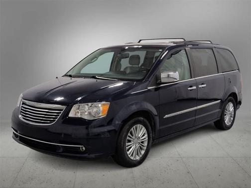2016 Chrysler Town & Country Touring-L
