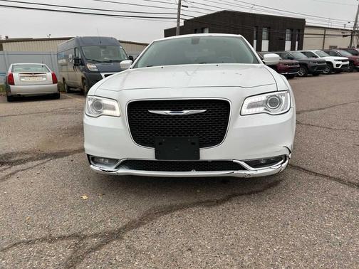 2016 Chrysler 300 S