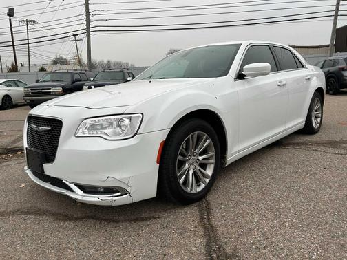 2016 Chrysler 300 S